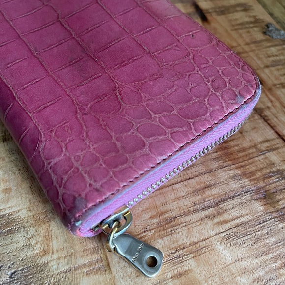 MIU MIU Croc Embossed Zippy Wallet - Picture 12 of 16